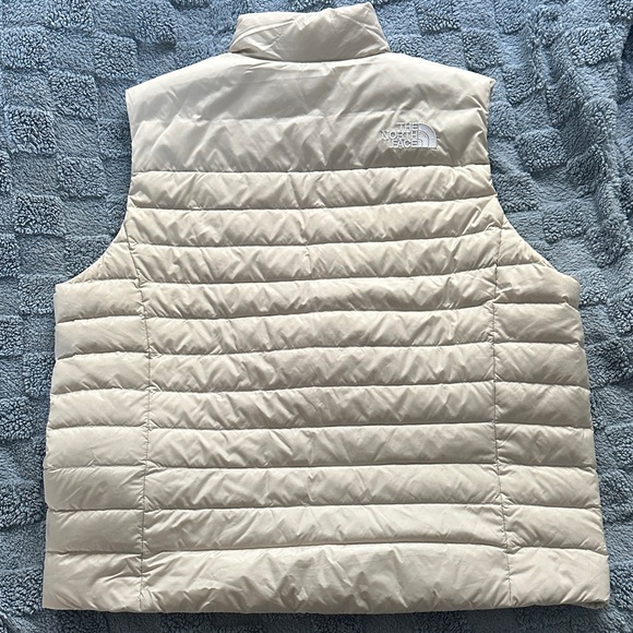 The North Face Cream Quilted Vest - Picture 4 of 4